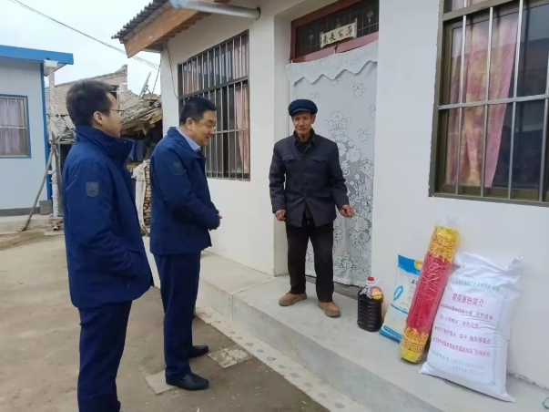 乐鱼在线平台-乐鱼在线官网
深入帮扶村开展春节慰问(图2)