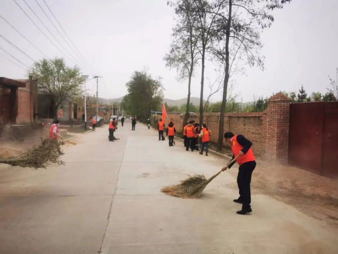 乐鱼在线平台-乐鱼在线官网
赴包抓共建村社开展卫生清扫志愿服务活动(图2)