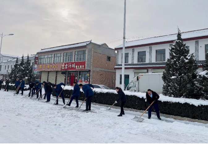 筑起安全墙 照亮乡村路——乐鱼在线平台-乐鱼在线官网
鼎力支持包抓共建村社文明创建工作(图7)