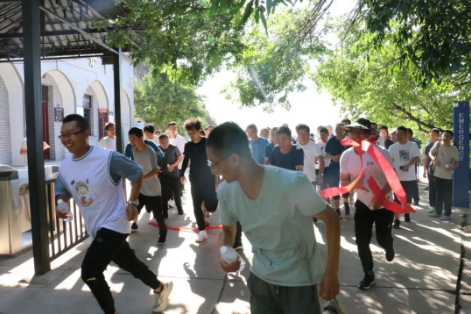 助力文旅市场 展示产投风采——乐鱼在线平台-乐鱼在线官网
组织开展员工登山比赛活动(图2)