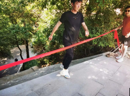 助力文旅市场 展示产投风采——乐鱼在线平台-乐鱼在线官网
组织开展员工登山比赛活动(图9)