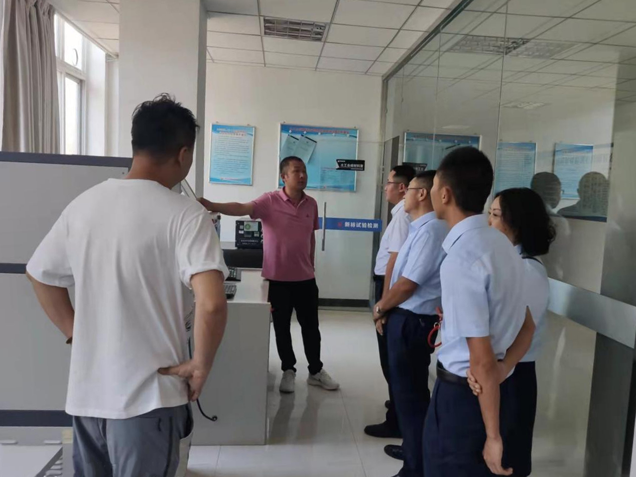 乐鱼在线平台-乐鱼在线官网
泾东设计公司赴甲级检测公司考察学习(图2) 乐鱼在线平台-乐鱼在线官网
泾东设计公司赴甲级检测公司考察学习(图2)